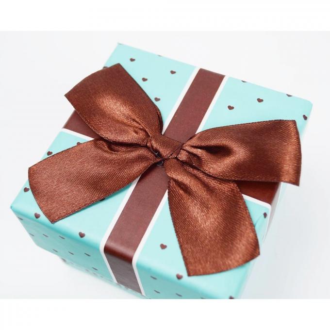 Logotipo personalizado de bajo MOQ Hermoso regalo de fiesta Papel de cartón Caja de joyas con recubrimiento UV 12