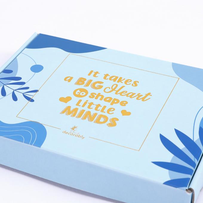 Reciclable Logotipo personalizado Regalos de fiesta Cajas de embalaje Papel corrugado Caja de correo de envío 10