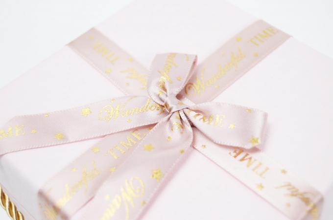 Impresión personalizada de lujo pequeña tapa y base cuadrada joyería regalo embalaje cajas de papel con cinta 8